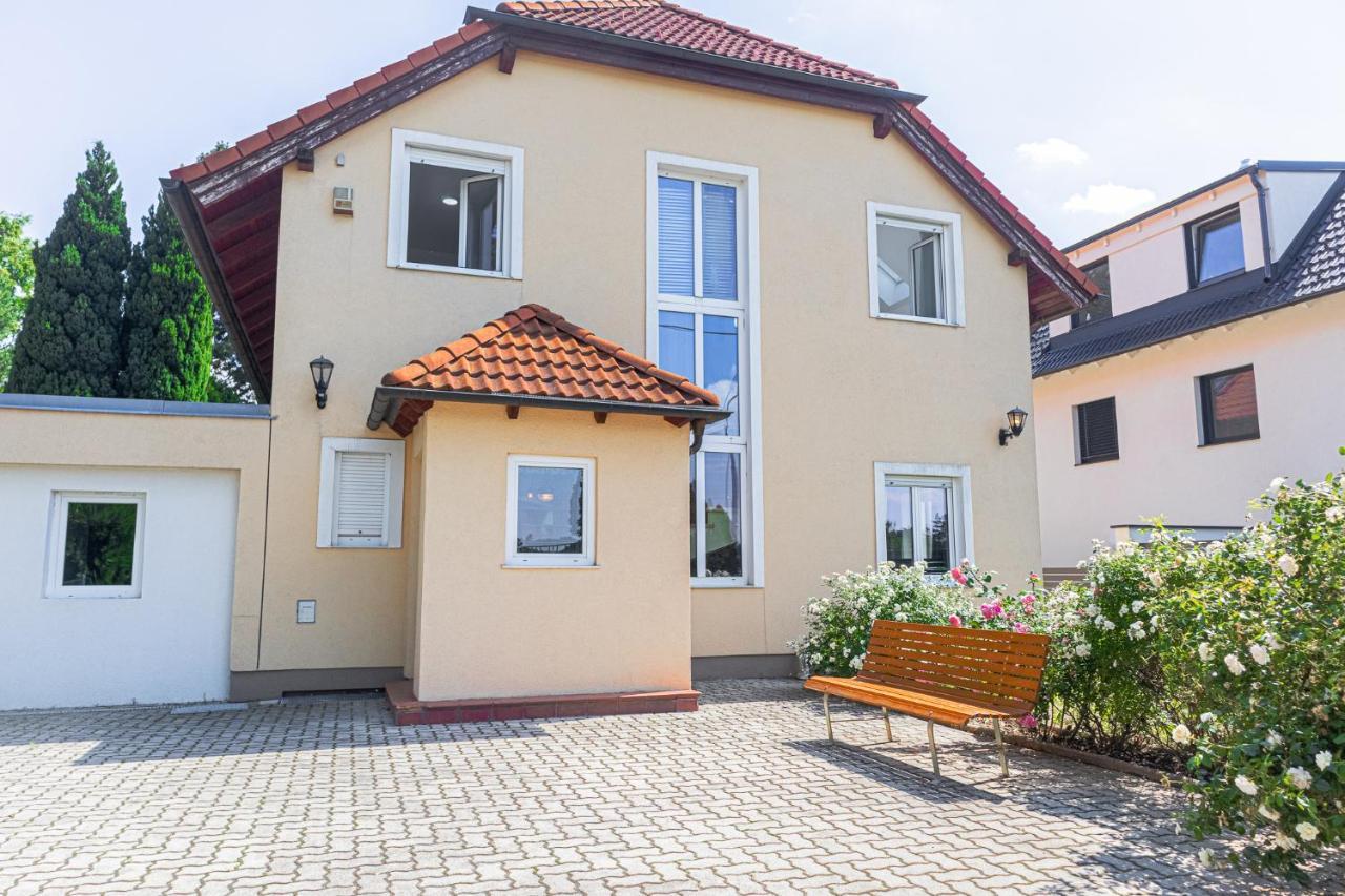 Exquisite Shared Villa - Your Private Room In This Beautiful Home 비엔나 외부 사진
